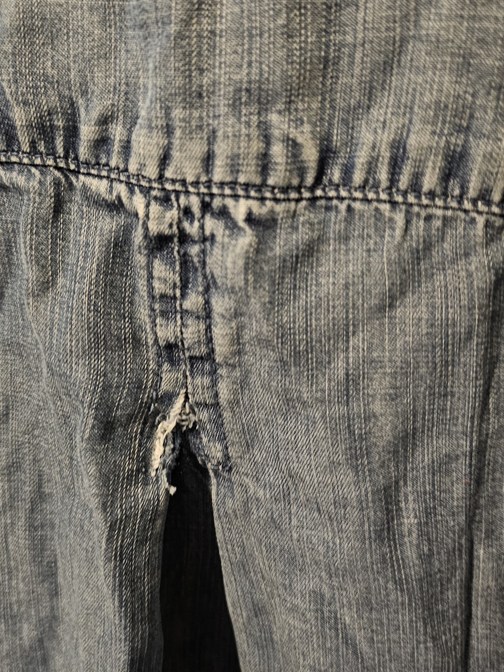 cloth & stone Light Blue Chambray Button-Down Shirt - Picture 4 of 6
